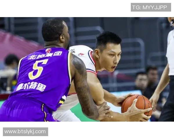 黄伟在S15电竞总决赛中的和平精英独家心得分享与战术解析